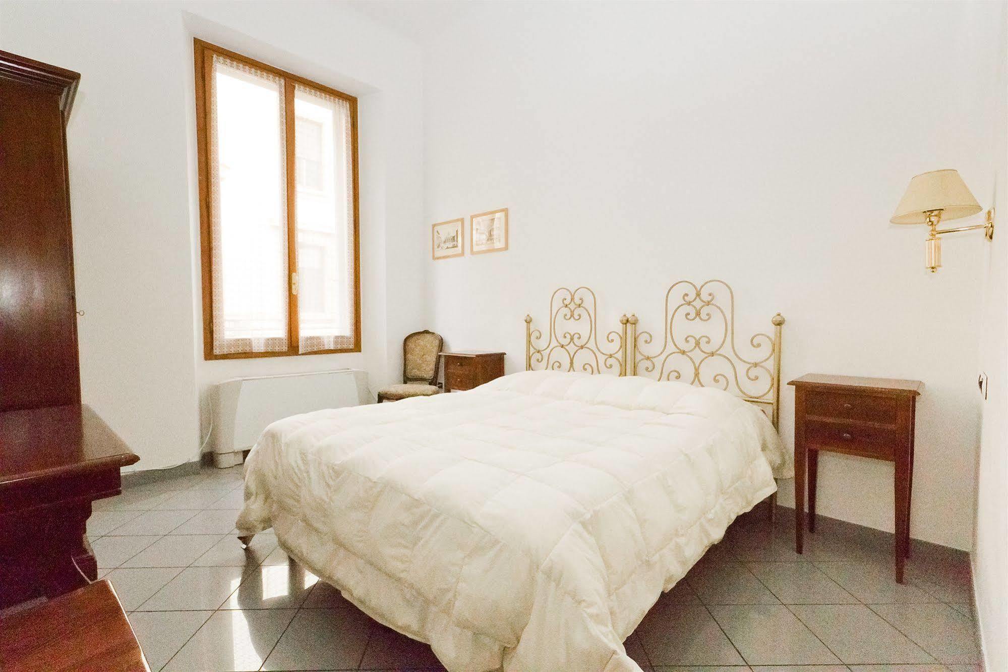 B&B La Notte Blu ฟลอเรนซ์ ภายนอก รูปภาพ